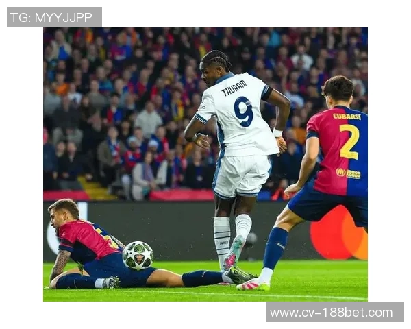 乌龙事件！图拉姆意外磕球阿塞拜疆门将失误助法国3-1领先