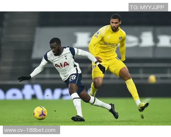 奇克重返英格兰国家队七年后获赠纪念帽子表达喜悦之情