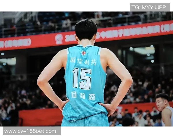 球迷期待杨瀚森获得更多上场机会技术提升仍需努力