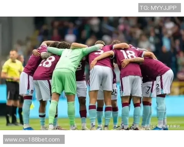 英超积分榜混乱不堪热刺稳居第三曼联与多队同分争夺第七位