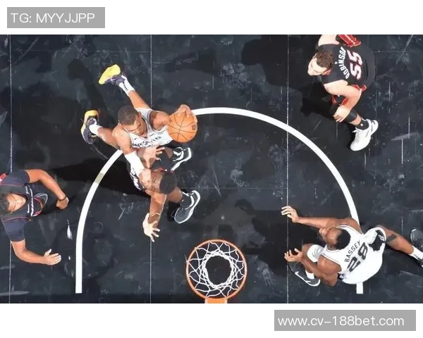 汤爹盛赞联盟顶尖防守球员文班亚马丹尼尔斯与卡马拉的卓越表现 汤爹盛赞联盟顶尖防守球员文班亚马丹尼尔斯与卡马拉的卓越表现