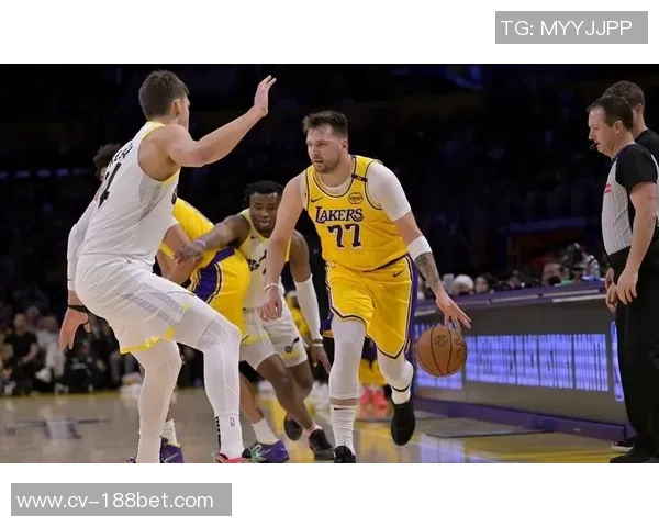 湖人新赛季四场比赛均有球员得分40东契奇和里夫斯表现惊艳