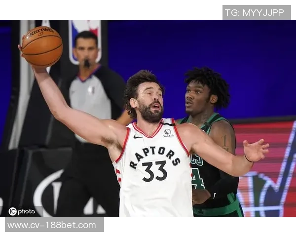 茂茂发力杰基杨错失关键上篮WNBA半决赛抢五战进入激烈加时赛